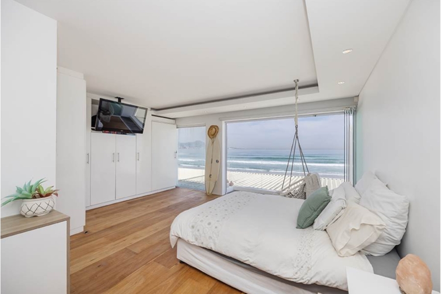 To Let 3 Bedroom Property for Rent in Lagoon Beach Western Cape